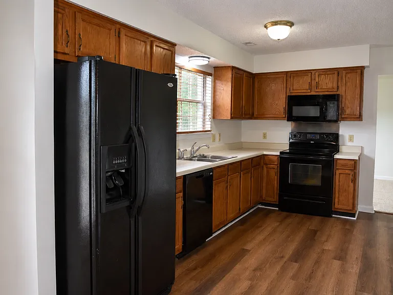 110 Harpers Hop Ct — Photo 4