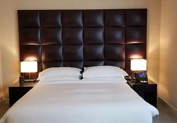 5th image of 246 Spring St #1111