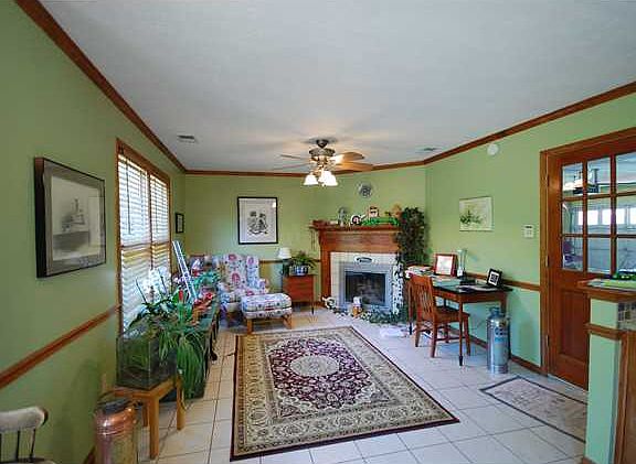 2nd image of 1996 Bohemia Dr