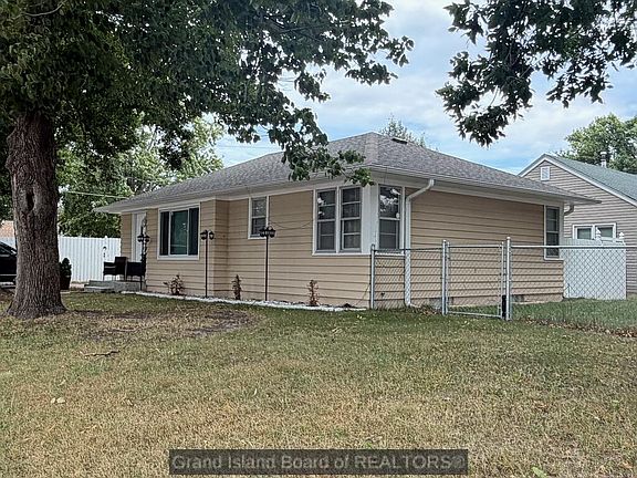 2nd image of 621 Joehnck Rd
