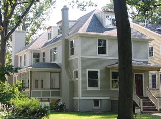 1233 Maple Ave, Wilmette, IL 60091