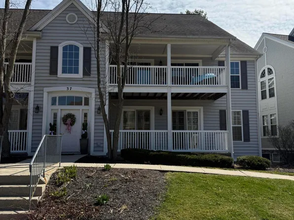37 Fentree Dr Unit A, Valparaiso, IN 46385