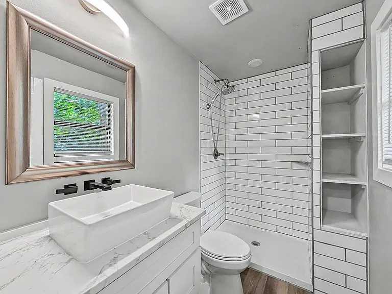 24 Hampstead Ln — Photo 11