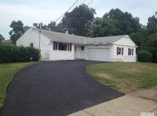 7 Saint Marks Pl, Amityville, NY 11701