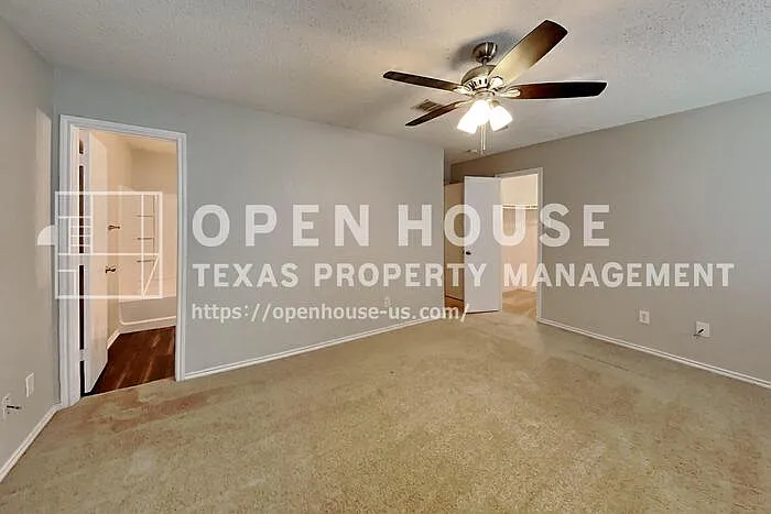733 Tuscany Trl — Photo 8