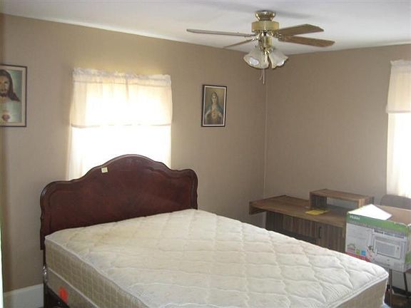 4th image of 1716 Sundale Ave
