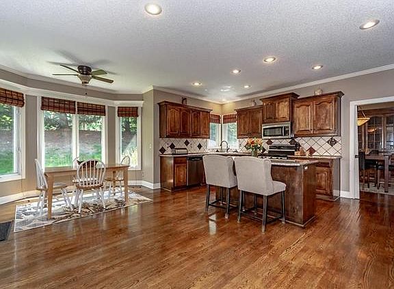 4th image of 8309 W 142nd Ter