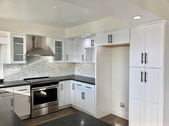 Self Closing kitchen drawers, spice cabinet and lots of storage.