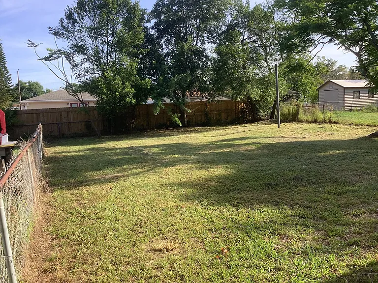 2720 Vermont Ave — Photo 5