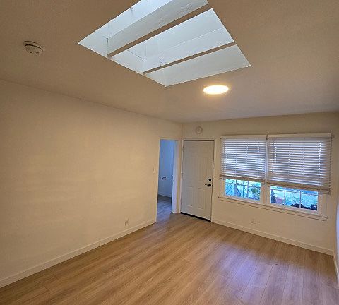 5th image of 834 1/2 Solano Ave #834-1/2
