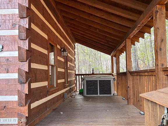 5th image of 1554 Bear Valley Rd