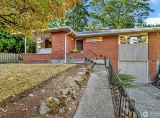 5711 38th Ave NE, Seattle, WA 98105