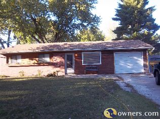 1414 Davis Rd, Lawrence, KS 66046