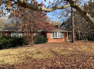 8 Meppen Dr, Saint Louis, MO