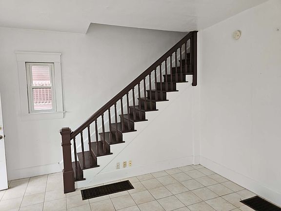 4th image of 82 W State St #1