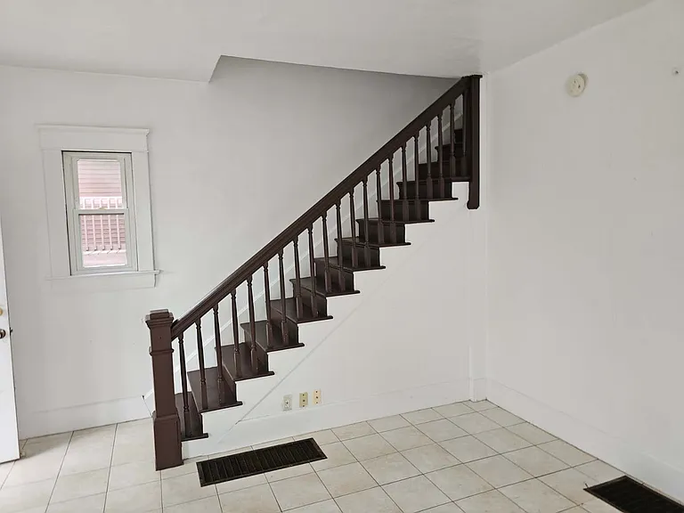 82 W State St #1 — Photo 4