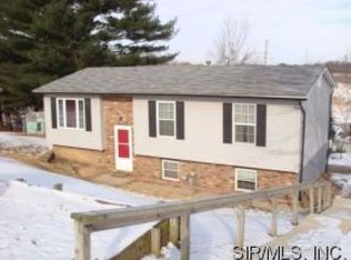 17708 Camaro Dr, Brighton, IL 62012