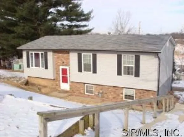 17708 Camaro Dr, Brighton, IL 62012