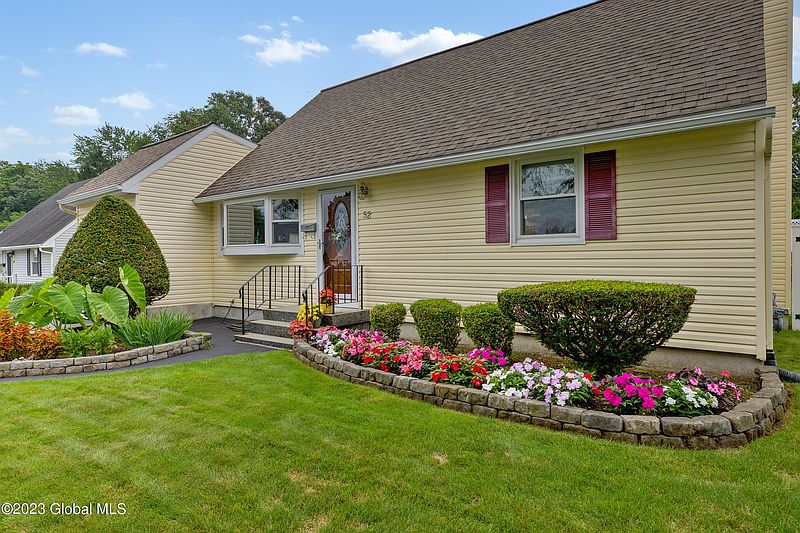 3rd image of 52 Southgate Road