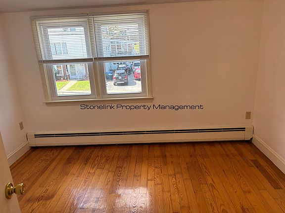 5th image of 39 George Waterman Rd