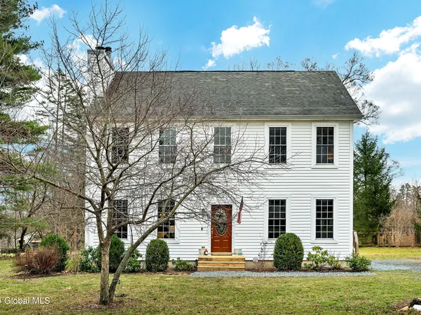 30 James Place, Catskill, NY 12414