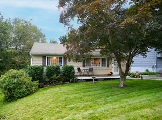 7 Como Ter, Lake Hopatcong, NJ 07849