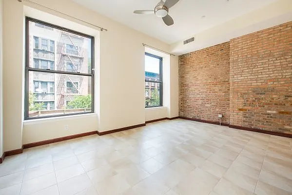 Rented by Perry Associates NYC Inc | media 9
