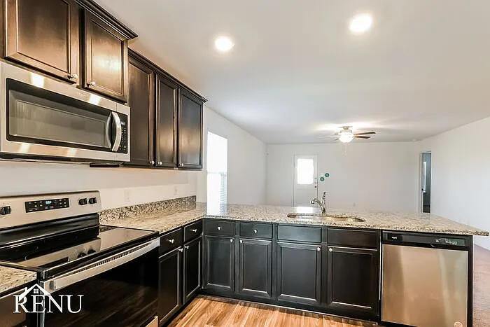 3 bed, 2.0 bath, 1525 sqft, $1,780 — Photo 3