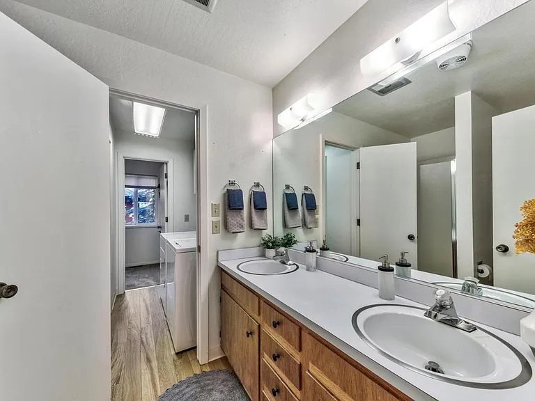 11591 Zermatt Dr — Photo 12