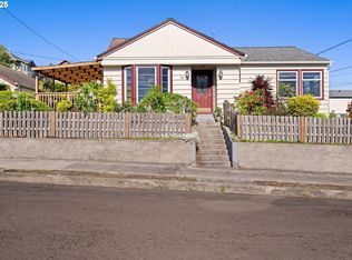 719 6th St, Astoria, OR 97103