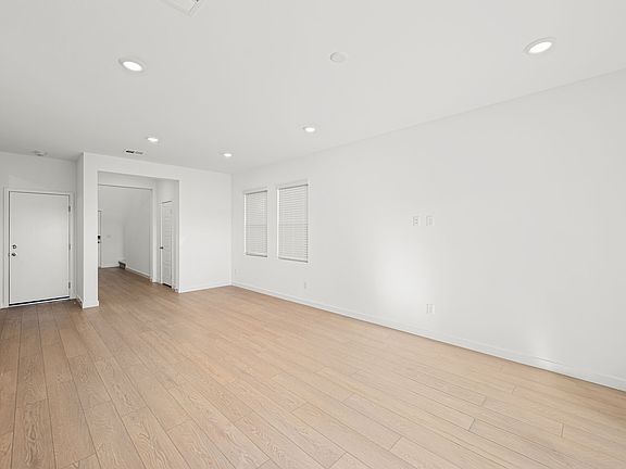 6 web or mls Lennar 8379 W Rochelle Ave 06