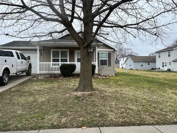 714 E Washington St, Pana, IL 62557