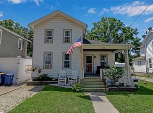 36 Prentice St, Lockport, NY 14094