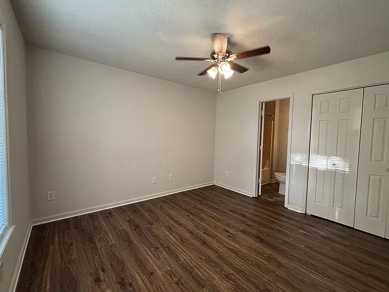 815 Woodlawn Ave — Photo 12