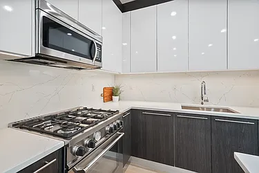 Sold by Avenue Sotheby's International Realty