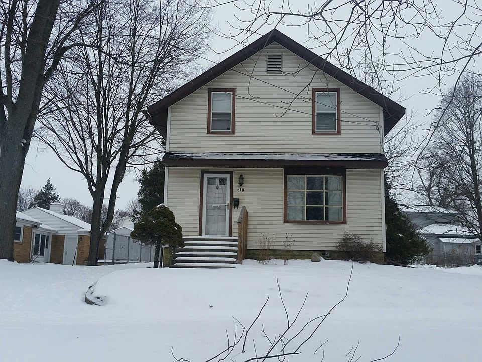 1st image of 610 E Washington St