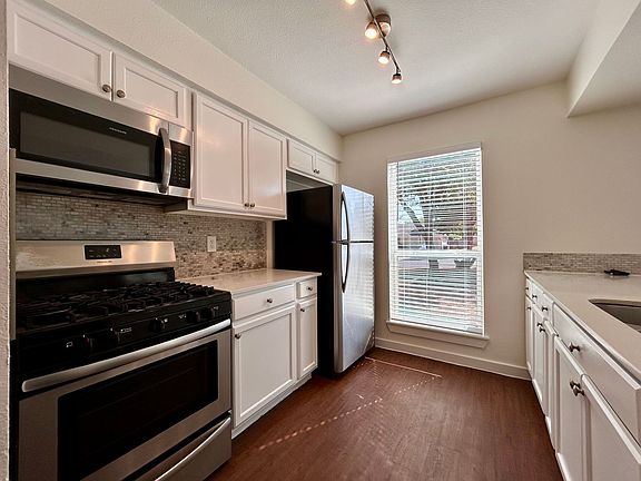5th image of 1900 Gracy Farms Ln #A