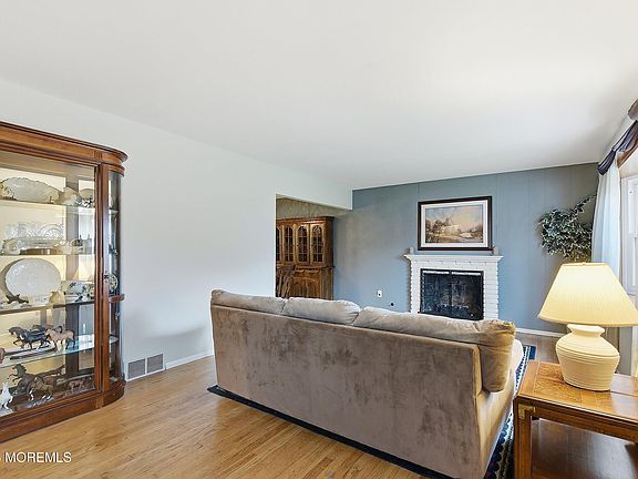 5th image of 234 Hawaii Drive