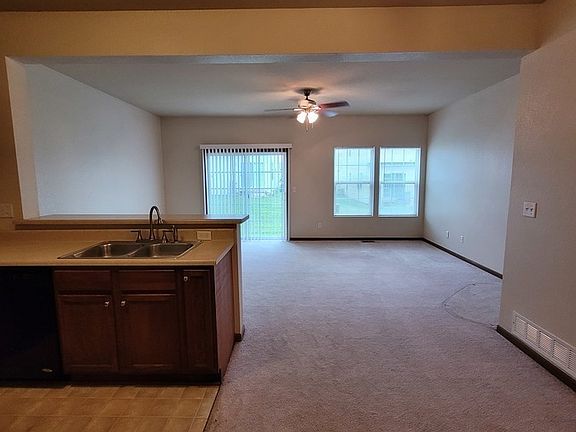 3rd image of 10345 Sloan Ave