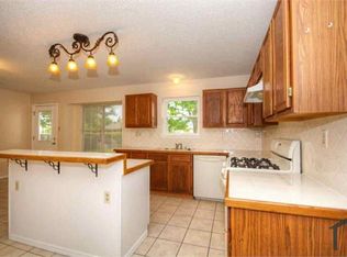 824 Foxwood Ln, Wylie, TX 75098