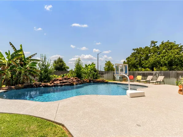 1963 Cottonwood Terrace Ct, College Station, TX 77845