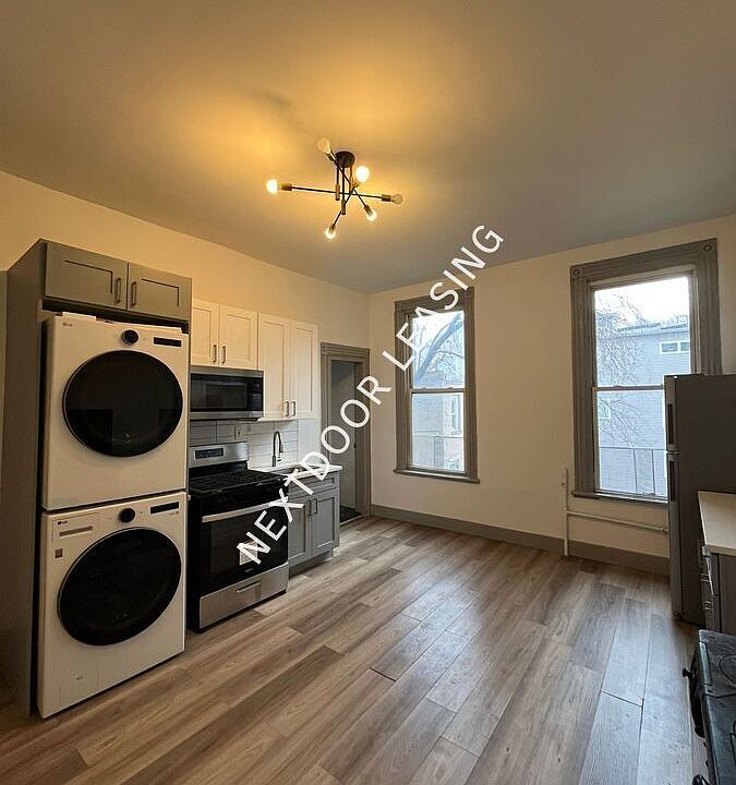 1st image of 1148 Summit Ave #4M