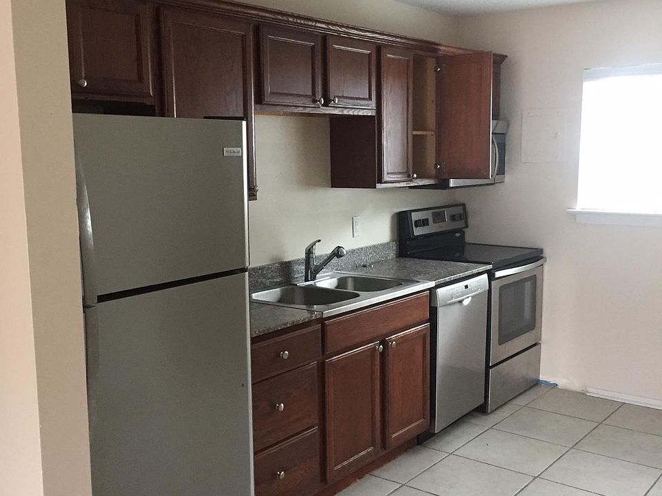 1st image of 139 McDonnell Ave APT 18