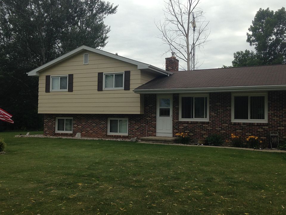 1st image of W6912 Fox Dr