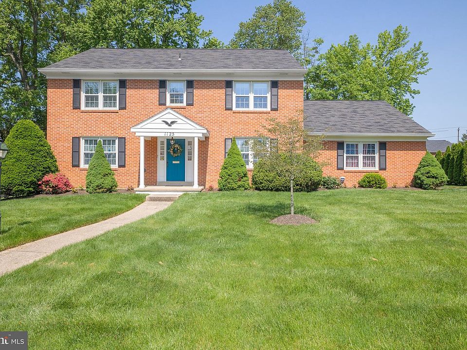 1st image of 1125 Webster Dr
