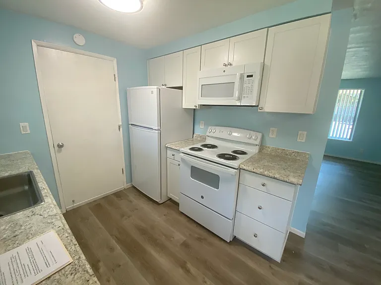kitchen- frig, oven, microwave