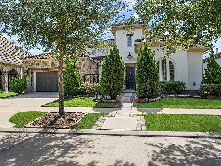39 Quiet Vista Dr — Photo 1