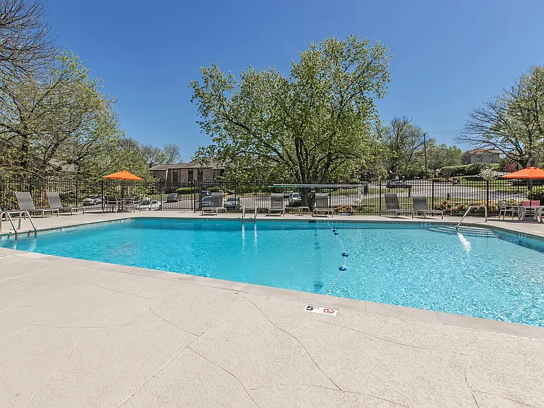 Gazebo Apartments — Photo 41