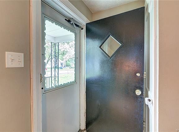 4th image of 5 W Magruder St