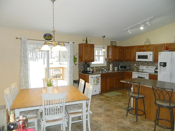 5th image of 3425 S Glasgow Cir